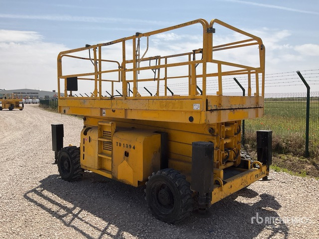 2004 Haulotte H15SX 4x4 Diesel Scissor Lift - Žirklinis keltuvas: foto 4 2004 Haulotte H15SX 4x4 Diesel Scissor Lift - Žirklinis keltuvas: foto 4