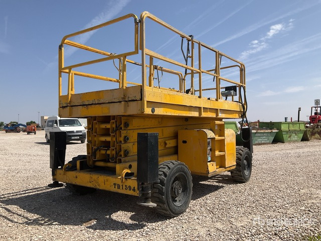 2004 Haulotte H15SX 4x4 Diesel Scissor Lift - Žirklinis keltuvas: foto 3 2004 Haulotte H15SX 4x4 Diesel Scissor Lift - Žirklinis keltuvas: foto 3