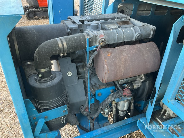 2006 Genie GS5390RT 4x4 Diesel Scissor Lift - Žirklinis keltuvas: foto 4 2006 Genie GS5390RT 4x4 Diesel Scissor Lift - Žirklinis keltuvas: foto 4