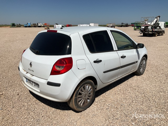 2008 Renault Clio 1.5D (Inoperable) Automobile - Lengvasis automobilis: foto 4 2008 Renault Clio 1.5D (Inoperable) Automobile - Lengvasis automobilis: foto 4
