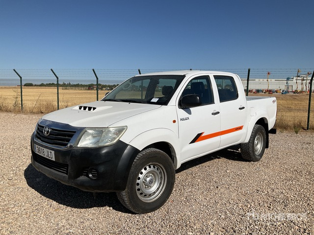 2015 Toyota Hilux 4x4 Crew Cab Pickup - Pikapas: foto 2 2015 Toyota Hilux 4x4 Crew Cab Pickup - Pikapas: foto 2