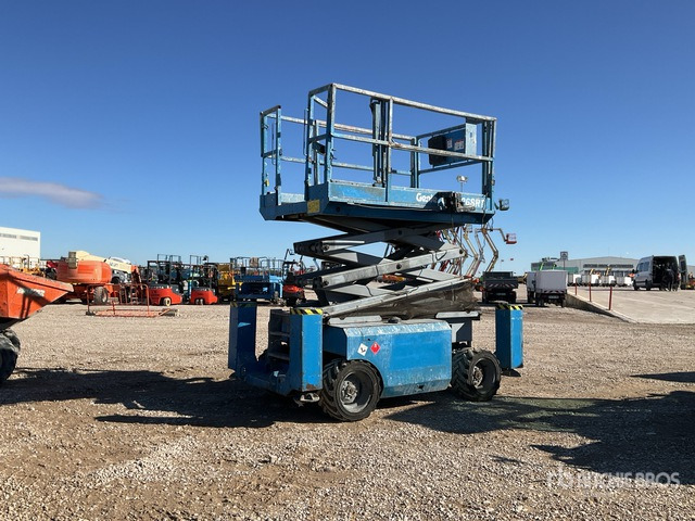 Genie GS3268RT Scissor Lift - Žirklinis keltuvas: foto 3 Genie GS3268RT Scissor Lift - Žirklinis keltuvas: foto 3