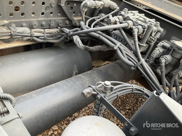 2015 Mercedes-Benz Actros 1845LS 4x2 S/A Sleeper Truck Tractor - Vilkikas: foto 5 2015 Mercedes-Benz Actros 1845LS 4x2 S/A Sleeper Truck Tractor - Vilkikas: foto 5