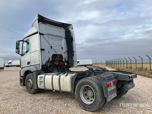 2015 Mercedes-Benz Actros 1845LS 4x2 S/A Sleeper Truck Tractor - Vilkikas: foto 4 2015 Mercedes-Benz Actros 1845LS 4x2 S/A Sleeper Truck Tractor - Vilkikas: foto 4