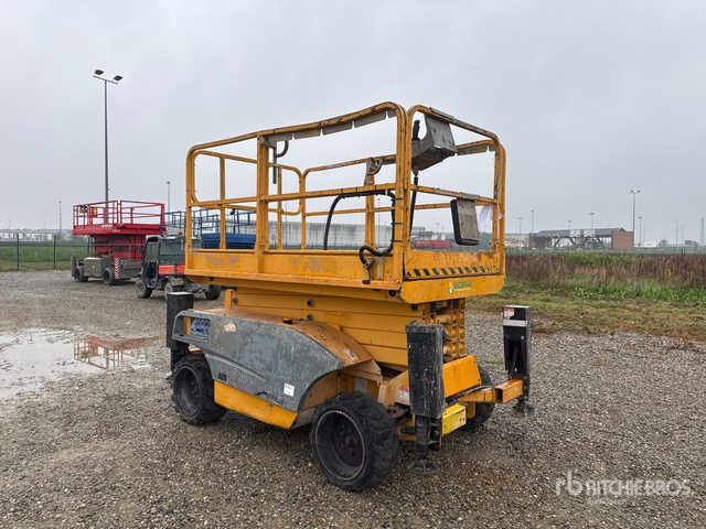 2007 Haulotte Compact12DX Piattaforma aerea verticale - Žirklinis keltuvas: foto 1 2007 Haulotte Compact12DX Piattaforma aerea verticale - Žirklinis keltuvas: foto 1