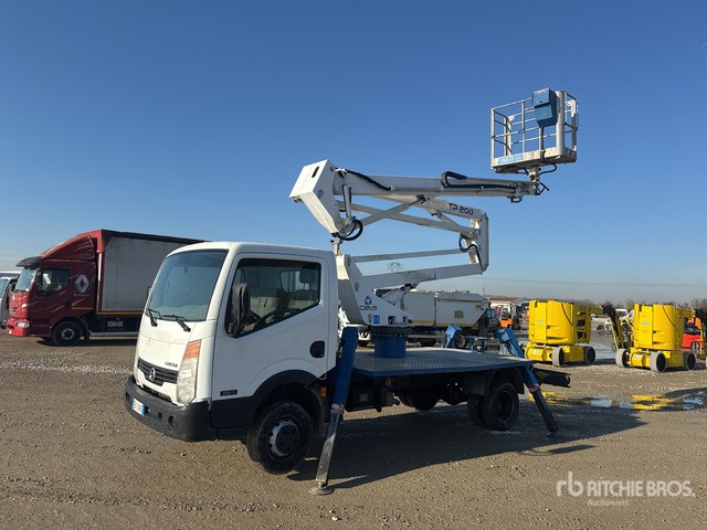2010 Nissan Cabstar 35 - 11 2010 Cela TP200 20 m on Bucket Truck - Autobokštelio: foto 1 2010 Nissan Cabstar 35 - 11 2010 Cela TP200 20 m on Bucket Truck - Autobokštelio: foto 1