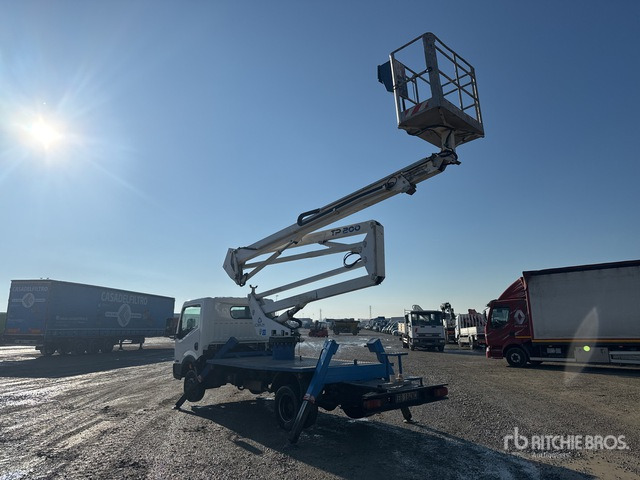 2010 Nissan Cabstar 35 - 11 2010 Cela TP200 20 m on Bucket Truck - Autobokštelio: foto 2 2010 Nissan Cabstar 35 - 11 2010 Cela TP200 20 m on Bucket Truck - Autobokštelio: foto 2