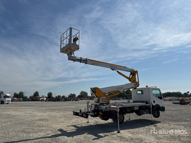 2011 Nissan Cabstar 35 - 11 2011 Multitel Pagliero MX250EX ... Bucket Truck - Autobokštelio: foto 4 2011 Nissan Cabstar 35 - 11 2011 Multitel Pagliero MX250EX ... Bucket Truck - Autobokštelio: foto 4