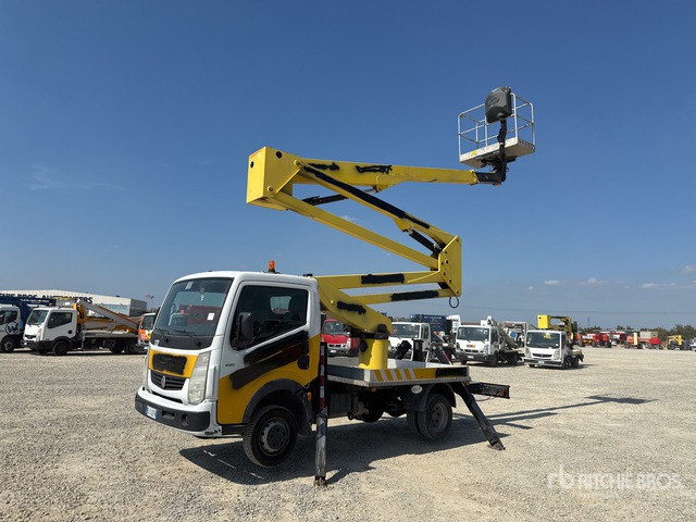 2011 Renault Maxity 110Dxi 2011 Socage DA320 20 m on Bucket Truck - Autobokštelio: foto 2 2011 Renault Maxity 110Dxi 2011 Socage DA320 20 m on Bucket Truck - Autobokštelio: foto 2