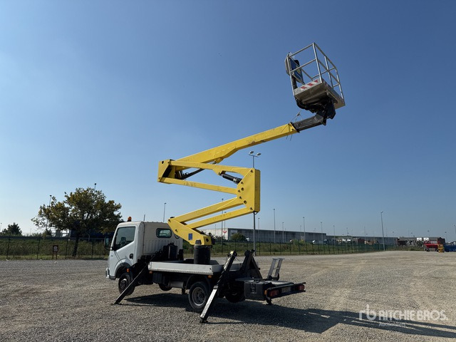 2011 Renault Maxity 110Dxi 2011 Socage DA320 20 m on Bucket Truck - Autobokštelio: foto 4 2011 Renault Maxity 110Dxi 2011 Socage DA320 20 m on Bucket Truck - Autobokštelio: foto 4