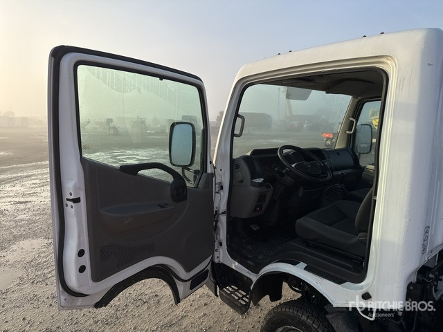 2014 Nissan 2014 Socage DA324 24 m on Bucket Truck - Autobokštelio: foto 4 2014 Nissan 2014 Socage DA324 24 m on Bucket Truck - Autobokštelio: foto 4