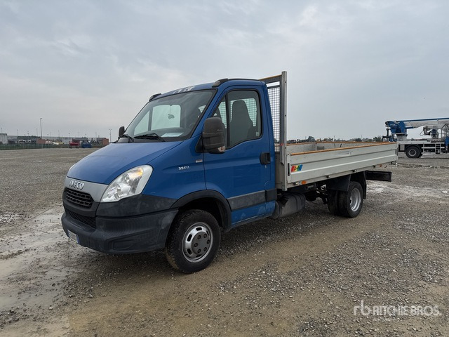 2015 Iveco Daily 35C11 Autocarro cassone fisso - Bortinis automobilis: foto 2 2015 Iveco Daily 35C11 Autocarro cassone fisso - Bortinis automobilis: foto 2