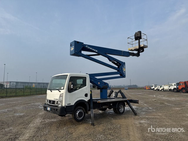 2015 Nissan Cabstar 35.12 2015 Socage DA324 24 m on Bucket Truck - Autobokštelio: foto 2 2015 Nissan Cabstar 35.12 2015 Socage DA324 24 m on Bucket Truck - Autobokštelio: foto 2