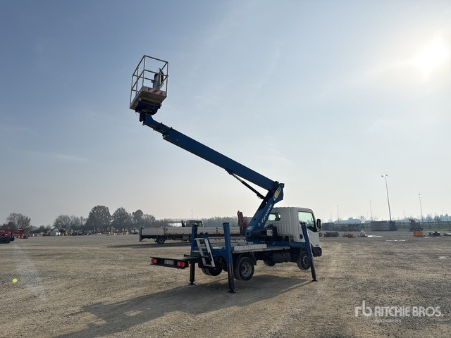 2016 Nissan 2016 Socage T318 18 m on Bucket Truck - Autobokštelio: foto 3 2016 Nissan 2016 Socage T318 18 m on Bucket Truck - Autobokštelio: foto 3