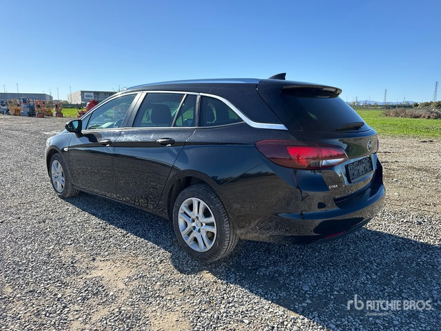 2017 Opel Astra Sport Tourer Automobile - Lengvasis automobilis: foto 4 2017 Opel Astra Sport Tourer Automobile - Lengvasis automobilis: foto 4