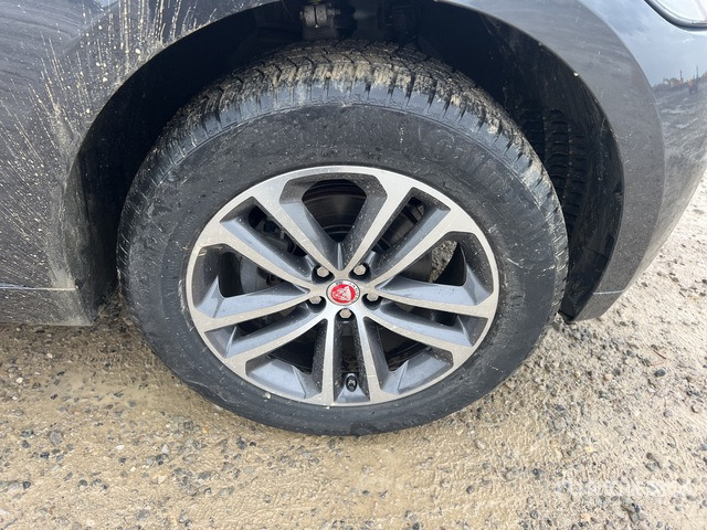 2019 Jaguar F-Pace 2.0D I4 180CV R-SPORT AWD SUV - Visureigis: foto 5 2019 Jaguar F-Pace 2.0D I4 180CV R-SPORT AWD SUV - Visureigis: foto 5
