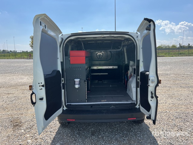 2020 Fiat Doblo CARGO MAXI 1.6 MJET 120CV LOUNGE Van Truck - Mažas furgonas: foto 4 2020 Fiat Doblo CARGO MAXI 1.6 MJET 120CV LOUNGE Van Truck - Mažas furgonas: foto 4