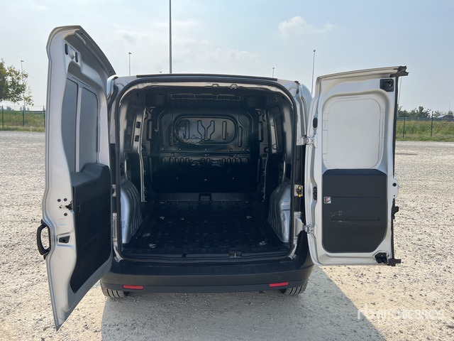 2021 Fiat Doblo CARGO CH1 LOUNGE 1.6 MJET 120CV ... Van Truck - Mažas furgonas: foto 4 2021 Fiat Doblo CARGO CH1 LOUNGE 1.6 MJET 120CV ... Van Truck - Mažas furgonas: foto 4