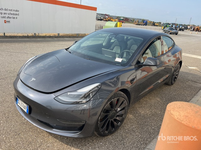 2021 Tesla Model 3 3 PERFORMANCE DUAL MOTOR 4WD Automobile - Lengvasis automobilis: foto 2 2021 Tesla Model 3 3 PERFORMANCE DUAL MOTOR 4WD Automobile - Lengvasis automobilis: foto 2