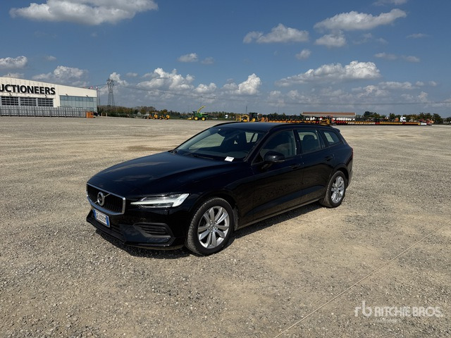 2021 Volvo V60 SW B4 D AUTOM. MOMENTUM BUSINESS Automobile - Lengvasis automobilis: foto 2 2021 Volvo V60 SW B4 D AUTOM. MOMENTUM BUSINESS Automobile - Lengvasis automobilis: foto 2