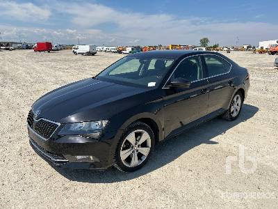 SKODA SUPERB - Lengvasis automobilis: foto 1 SKODA SUPERB - Lengvasis automobilis: foto 1