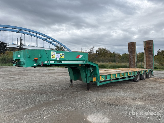 1999 TR AX Tri/A Semi-Remorque Porte-Engin Lowboy Trailer - Žemo profilio platforma puspriekabė: foto 1 1999 TR AX Tri/A Semi-Remorque Porte-Engin Lowboy Trailer - Žemo profilio platforma puspriekabė: foto 1