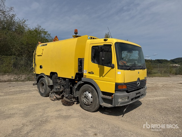2002 Mercedes-Benz Atego 2001 Faun VIAJET 6 R/L on Balayeuse Sweeper Truck - Gatvių šlavimo mašina: foto 2 2002 Mercedes-Benz Atego 2001 Faun VIAJET 6 R/L on Balayeuse Sweeper Truck - Gatvių šlavimo mašina: foto 2