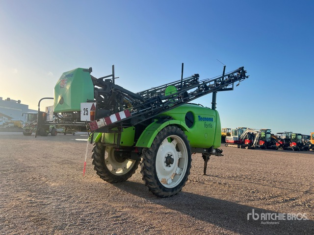2004 Tecnoma Fortis 28 m S/A Pulverisateur Traine Pull-Type Sprayer - Prikabinamas purkštuvas: foto 3 2004 Tecnoma Fortis 28 m S/A Pulverisateur Traine Pull-Type Sprayer - Prikabinamas purkštuvas: foto 3