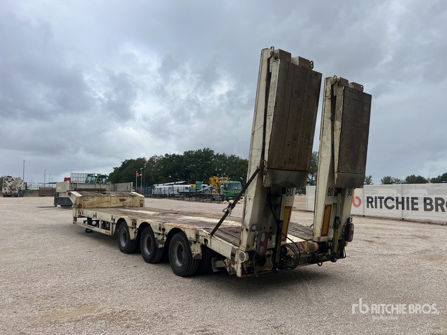 2006 Faymonville TL Tri/A Semi-Remorque Porte-Engin ... Lowboy Trailer - Žemo profilio platforma puspriekabė: foto 4 2006 Faymonville TL Tri/A Semi-Remorque Porte-Engin ... Lowboy Trailer - Žemo profilio platforma puspriekabė: foto 4