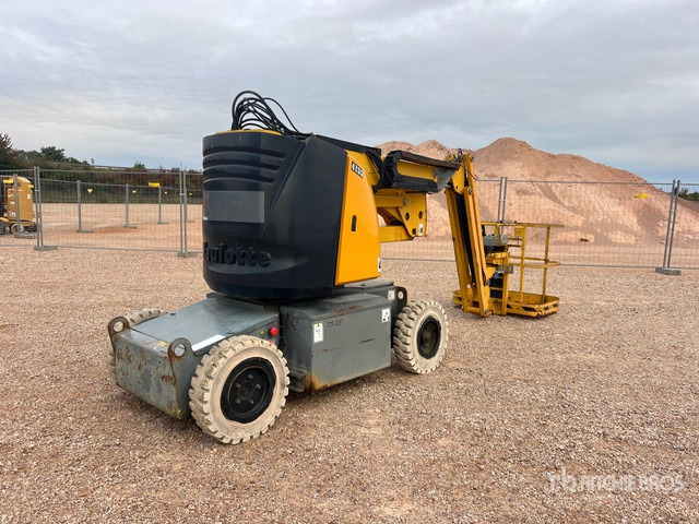 2006 Haulotte HA12IP 2WD Electric Nacelle Articulee Articulating Boom Lift - Alkūninis keltuvas: foto 2 2006 Haulotte HA12IP 2WD Electric Nacelle Articulee Articulating Boom Lift - Alkūninis keltuvas: foto 2