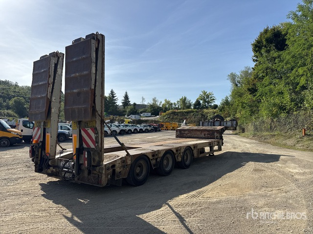 2007 Faymonville Multimax Tri/A Semi-Remorque Porte-Engin ... Lowboy Trailer - Žemo profilio platforma puspriekabė: foto 4 2007 Faymonville Multimax Tri/A Semi-Remorque Porte-Engin ... Lowboy Trailer - Žemo profilio platforma puspriekabė: foto 4