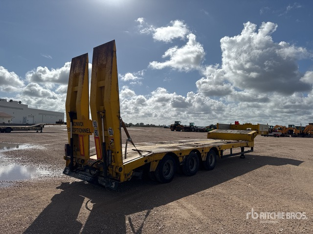 2007 Faymonville TL3GE Tri/A Semi-Remorque Porte-Engin ... Lowboy Trailer - Žemo profilio platforma puspriekabė: foto 4 2007 Faymonville TL3GE Tri/A Semi-Remorque Porte-Engin ... Lowboy Trailer - Žemo profilio platforma puspriekabė: foto 4