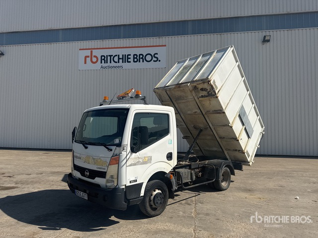 2007 Nissan Cabstar 35.11 4x2 Camion Benne Dump Truck: Light Duty - Savivartis sunkvežimis: foto 3 2007 Nissan Cabstar 35.11 4x2 Camion Benne Dump Truck: Light Duty - Savivartis sunkvežimis: foto 3
