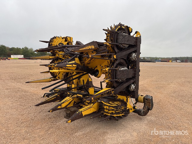 2010 New Holland FI470 Bec A Mais 10 Rangs 10 Row Corn Forage Harvester Header - Kukurūzų pjaunamoji: foto 3 2010 New Holland FI470 Bec A Mais 10 Rangs 10 Row Corn Forage Harvester Header - Kukurūzų pjaunamoji: foto 3