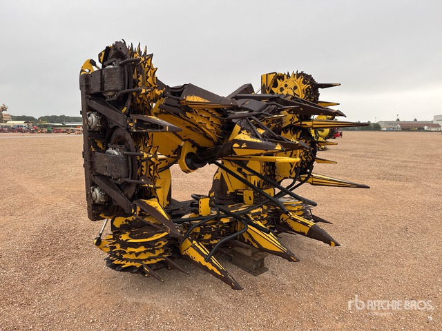 2010 New Holland FI470 Bec A Mais 10 Rangs 10 Row Corn Forage Harvester Header - Kukurūzų pjaunamoji: foto 1 2010 New Holland FI470 Bec A Mais 10 Rangs 10 Row Corn Forage Harvester Header - Kukurūzų pjaunamoji: foto 1