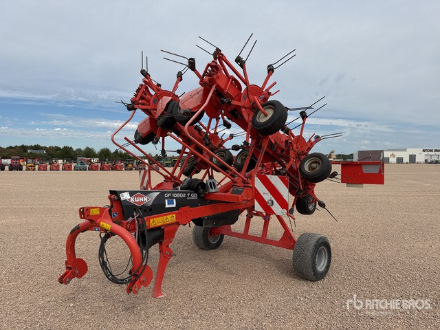 2014 Kuhn GF 10802 T G2 10.8 m 2-Point 10 Rotor Faneuse Hay Tedder - Šieno grėblys/ Vartytuvas: foto 2 2014 Kuhn GF 10802 T G2 10.8 m 2-Point 10 Rotor Faneuse Hay Tedder - Šieno grėblys/ Vartytuvas: foto 2