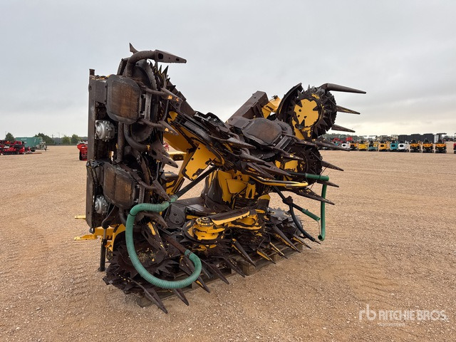 2014 New Holland 750SFIE Bec A Mais 10 Rangs 10 Row Corn Forage Harvester Header - Kukurūzų pjaunamoji: foto 2 2014 New Holland 750SFIE Bec A Mais 10 Rangs 10 Row Corn Forage Harvester Header - Kukurūzų pjaunamoji: foto 2