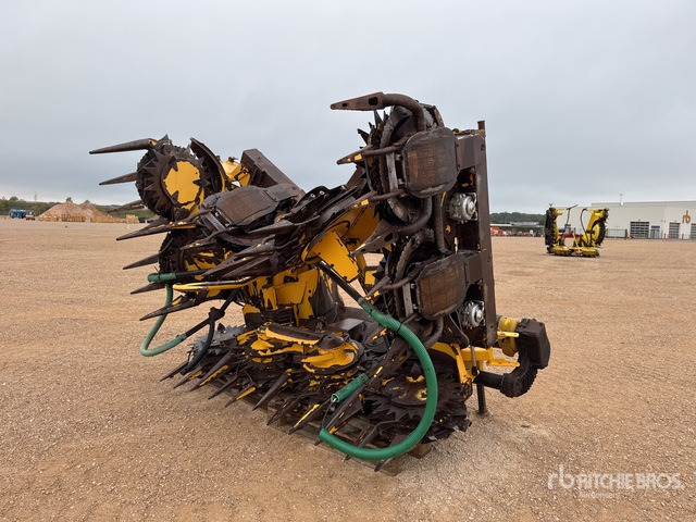 2014 New Holland 750SFIE Bec A Mais 10 Rangs 10 Row Corn Forage Harvester Header - Kukurūzų pjaunamoji: foto 4 2014 New Holland 750SFIE Bec A Mais 10 Rangs 10 Row Corn Forage Harvester Header - Kukurūzų pjaunamoji: foto 4