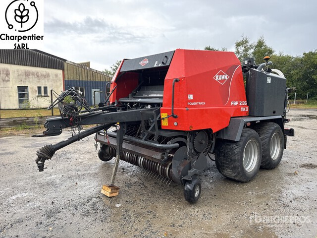 2015 Kuhn FBP 2135 MKII PowerTrack Enrubanneuse T/A Combination Baler Wrapper - Ruloninis presas, Vyniotuvas: foto 1 2015 Kuhn FBP 2135 MKII PowerTrack Enrubanneuse T/A Combination Baler Wrapper - Ruloninis presas, Vyniotuvas: foto 1