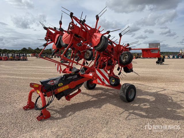 2015 Kuhn GF10802TGII 10.8 m Semi-Mount 10 Rotor Faneuse Hay Tedder - Šieno grėblys/ Vartytuvas: foto 2 2015 Kuhn GF10802TGII 10.8 m Semi-Mount 10 Rotor Faneuse Hay Tedder - Šieno grėblys/ Vartytuvas: foto 2