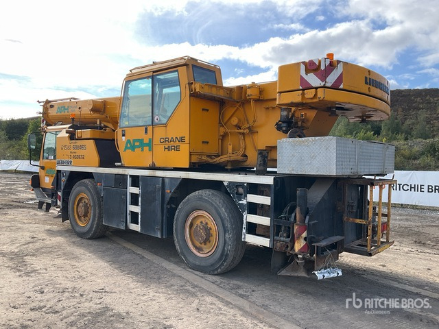 2004 Liebherr LTM1030-2 4x4x4 All Terrain Crane - Visureigis kranas: foto 3 2004 Liebherr LTM1030-2 4x4x4 All Terrain Crane - Visureigis kranas: foto 3