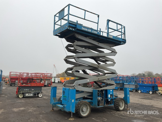 2007 Genie GS-5390 4x4 Diesel Scissor Lift - Žirklinis keltuvas: foto 1 2007 Genie GS-5390 4x4 Diesel Scissor Lift - Žirklinis keltuvas: foto 1
