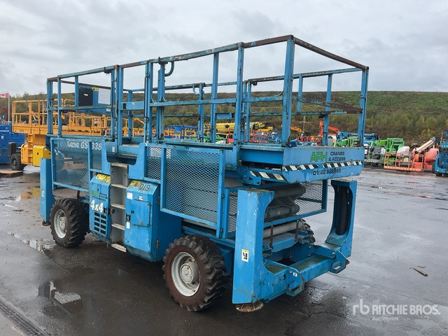 2007 Genie GS3384 4x4 Diesel Scissor Lift - Žirklinis keltuvas: foto 4 2007 Genie GS3384 4x4 Diesel Scissor Lift - Žirklinis keltuvas: foto 4