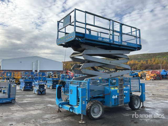 2007 Genie GS4390 4x4 Diesel Scissor Lift - Žirklinis keltuvas: foto 2 2007 Genie GS4390 4x4 Diesel Scissor Lift - Žirklinis keltuvas: foto 2