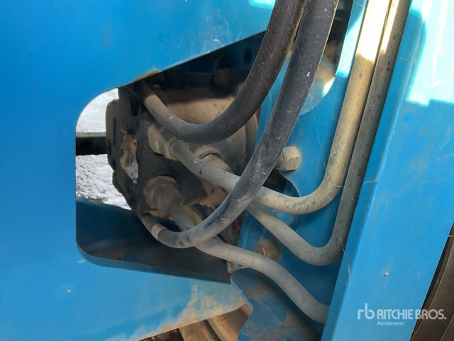 2007 Genie GS4390 4x4 Diesel Scissor Lift - Žirklinis keltuvas: foto 5 2007 Genie GS4390 4x4 Diesel Scissor Lift - Žirklinis keltuvas: foto 5