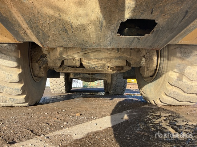 2013 Komatsu HM300-3 Articulated Dump Truck - Šarnyrinis savivartis: foto 5 2013 Komatsu HM300-3 Articulated Dump Truck - Šarnyrinis savivartis: foto 5