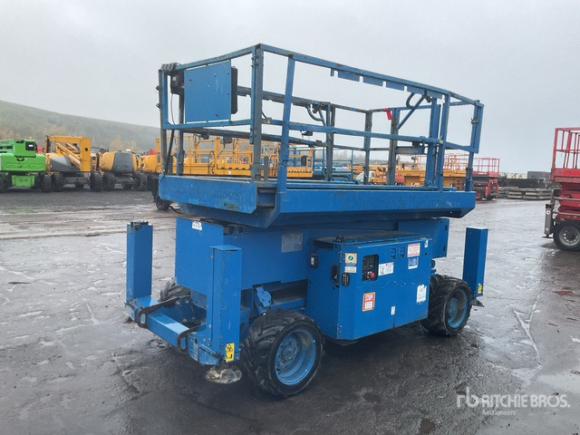 2015 Genie GS3369RT 4x4 Diesel Scissor Lift - Žirklinis keltuvas: foto 1 2015 Genie GS3369RT 4x4 Diesel Scissor Lift - Žirklinis keltuvas: foto 1