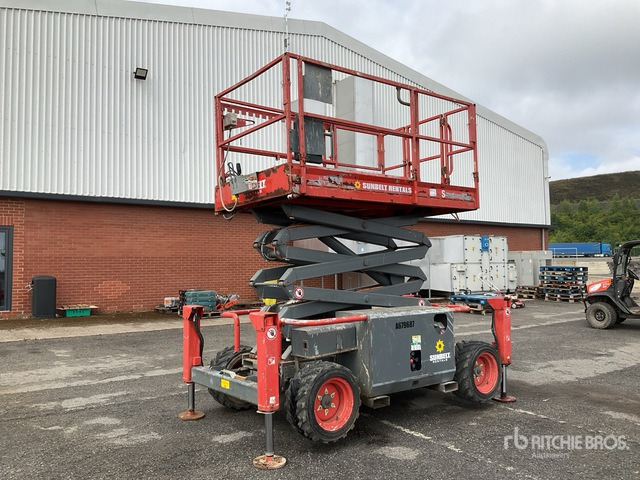Žirklinis keltuvas 2015 Skyjack SJ6826RT 4x4 Diesel Scissor Lift: foto 1