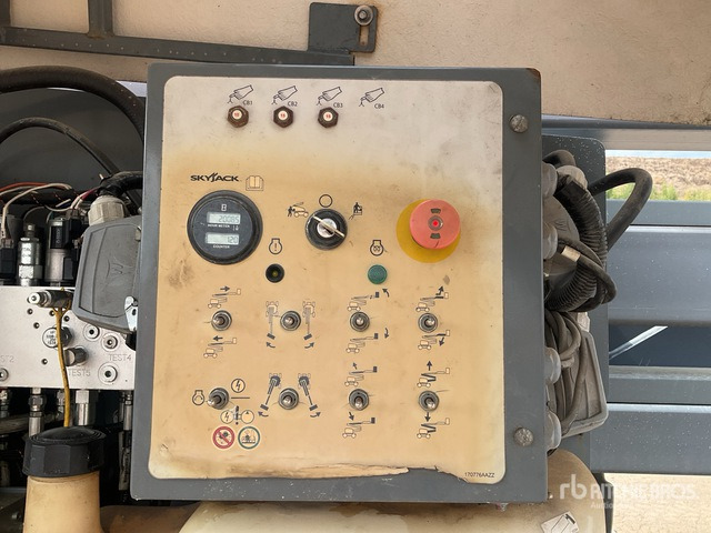 2016 Skyjack SJ51AJ 4WD Diesel Articulating Boom Lift - Alkūninis keltuvas: foto 5 2016 Skyjack SJ51AJ 4WD Diesel Articulating Boom Lift - Alkūninis keltuvas: foto 5