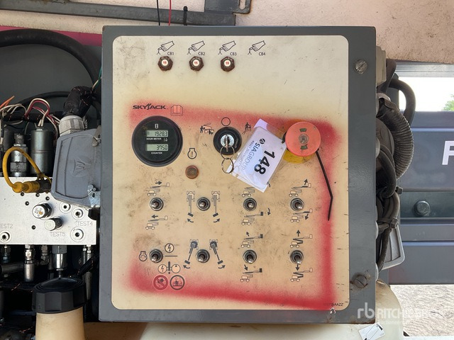 2016 Skyjack SJ51AJ 4WD Diesel Articulating Boom Lift - Alkūninis keltuvas: foto 5 2016 Skyjack SJ51AJ 4WD Diesel Articulating Boom Lift - Alkūninis keltuvas: foto 5